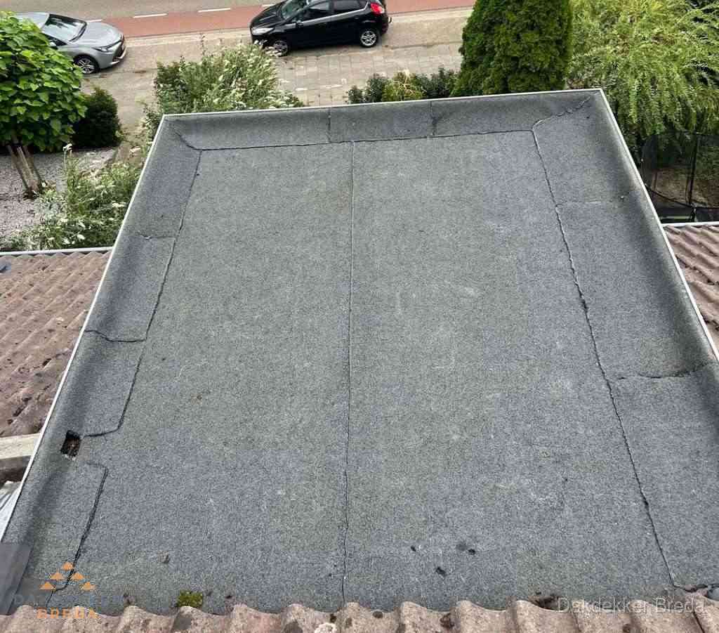 Dakbedekking schuur met bitumen in Breda